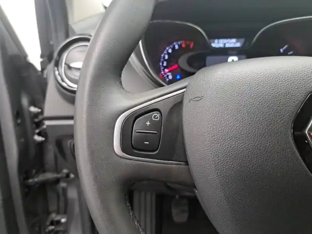 Renault Captur tce 90 - 19 — photo 30