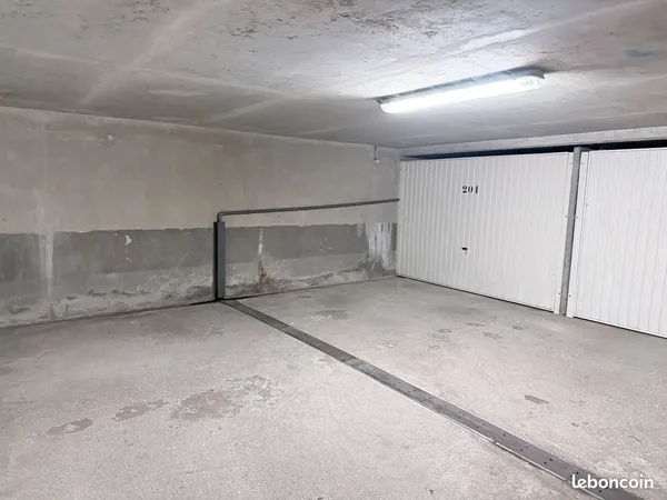 Box garage fermé Lyon 3e