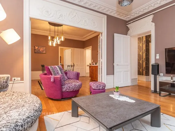 APPARTEMENT D'EXCEPTION - A VENDRE - LONS LE SAUNIER - 136m²