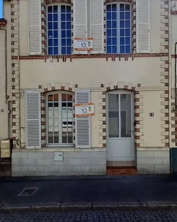 Maison de ville rénovée - 85 m² - 3 chambres - Patio - DPE A - Clisson centre