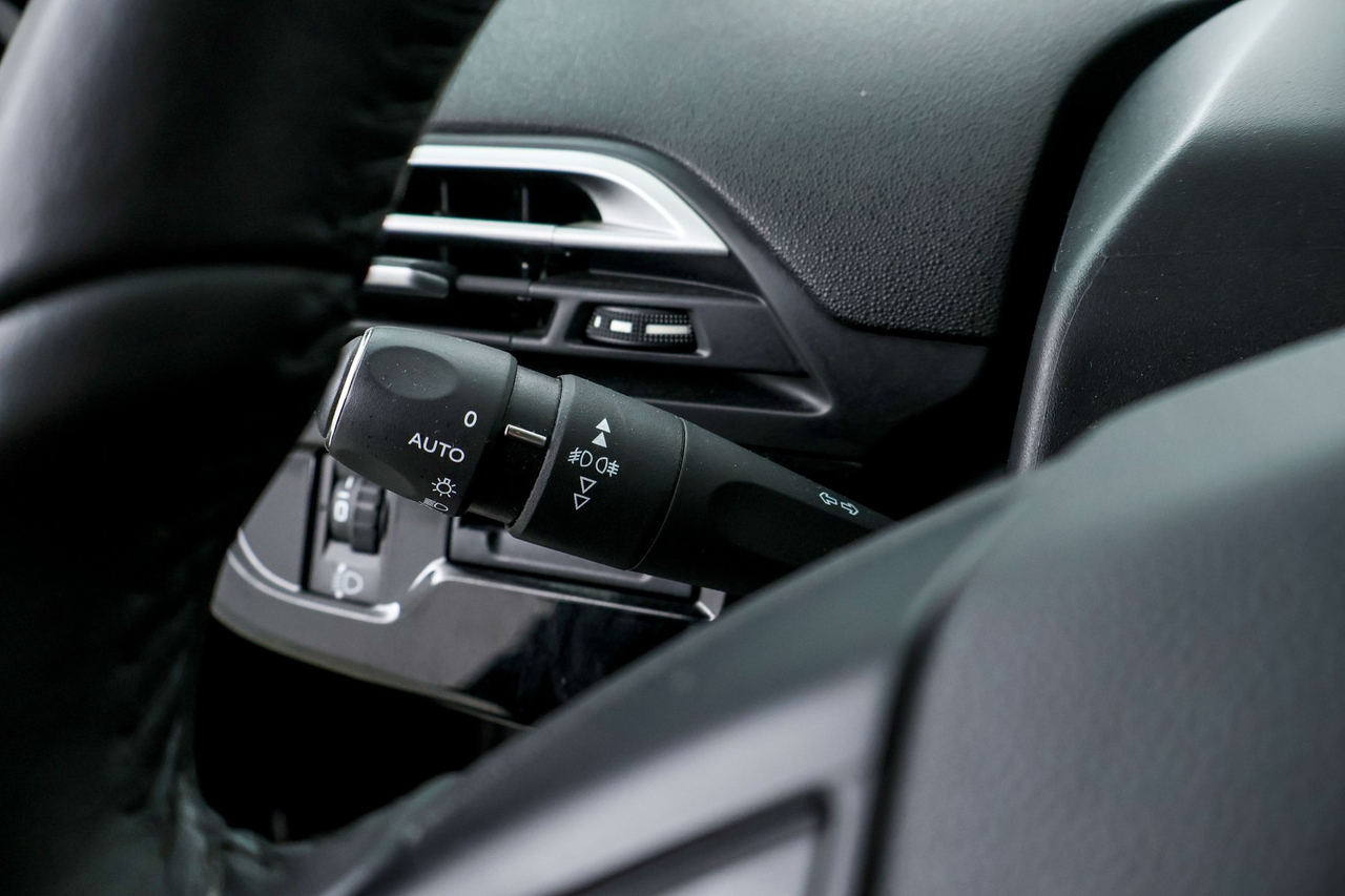 Citroën Grand C4 Spacetourer — photo 21