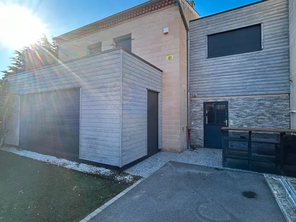 Maison 4 chambres avec jardin et garage - Montfavet (Flora) - 1 400 /mois CC