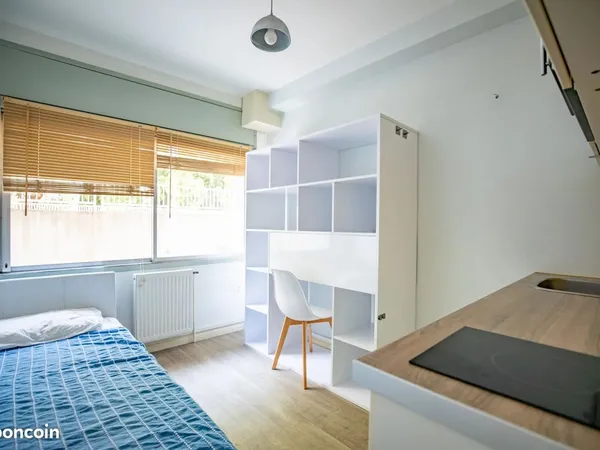 Studio 1 pièce 12 m²