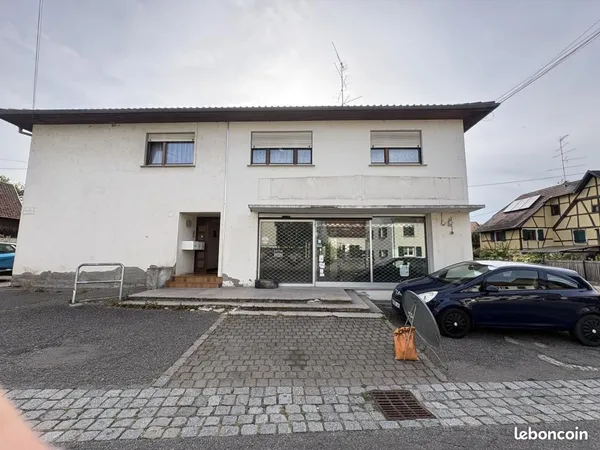 Local commercial 243 m²