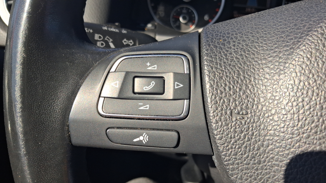 Volkswagen Tiguan 2.0 TDI 140 FAP BlueMotion Technology — photo 31