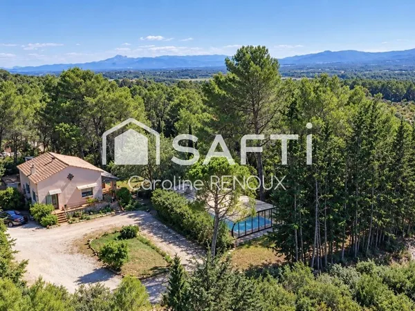 Cadenet - Propriété provençale sur 5 858 m² avec piscine couverte