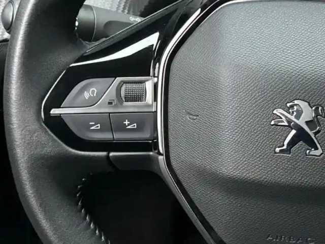 Peugeot 208 1.2 puretech 75ch s&amp;s style — photo 13