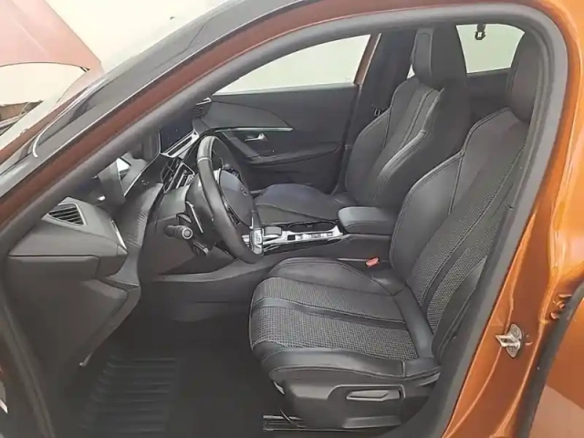 Peugeot 2008 puretech 130 s&amp;s eat8 — photo 6
