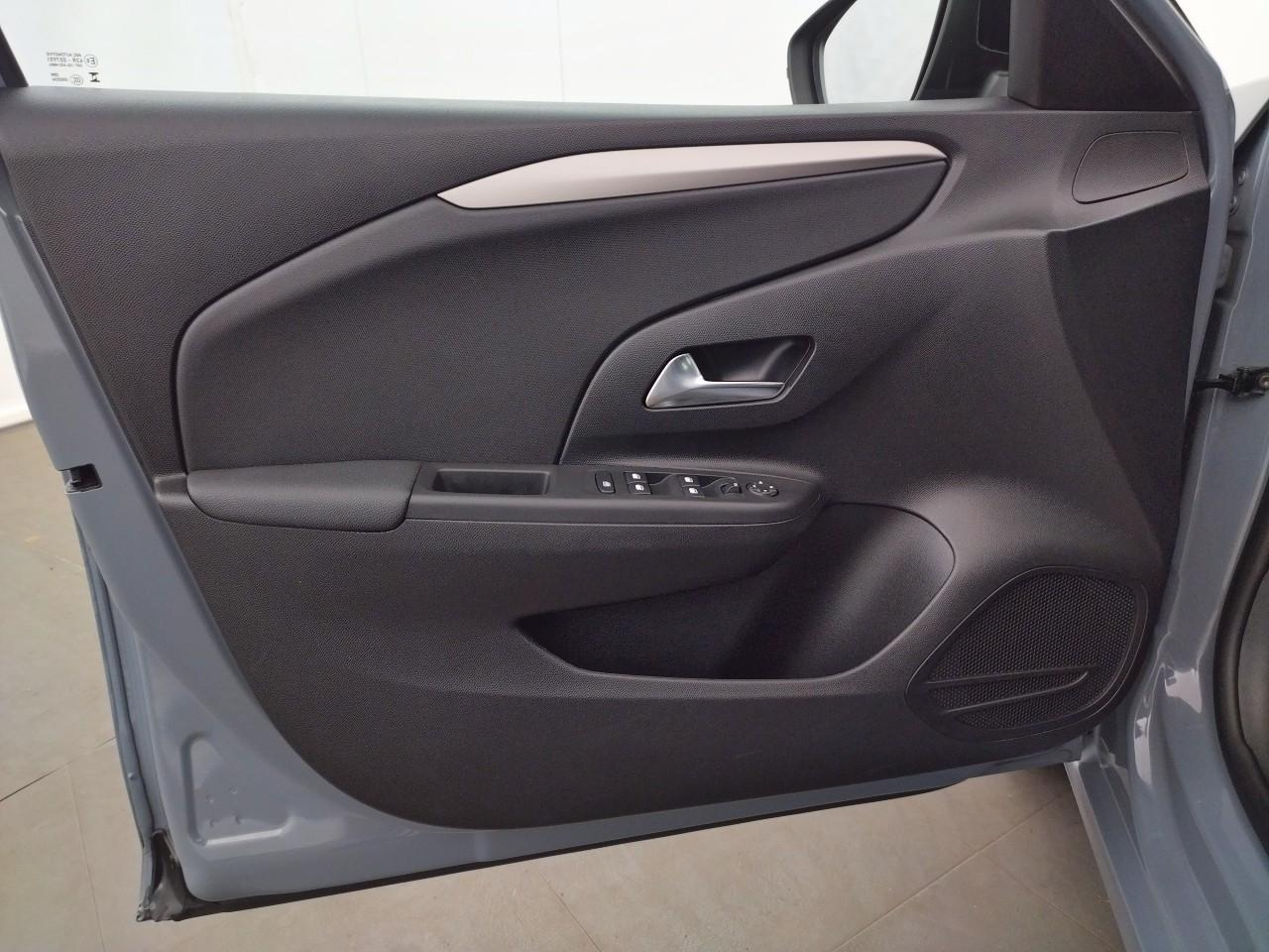 Opel Corsa 1.2 turbo 100 ch bvm6 — photo 23