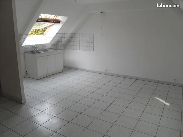 QUINTIN T2 hors centre 440 2e étage