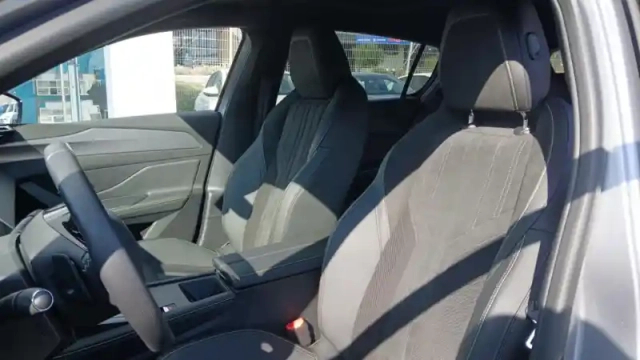 Peugeot 308 hybrid 136 e-dcs6 — photo 10