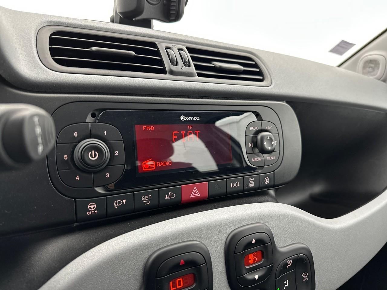 Fiat Panda 0.9 85 ch twinair s/s city cross — photo 10
