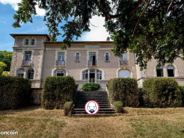 Chateau 21 pièces 761 m²