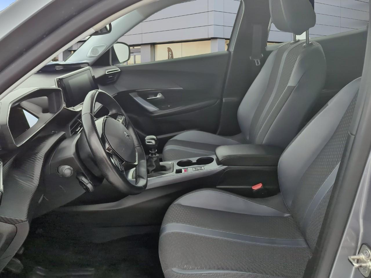 Peugeot 2008 puretech 100 s&s bvm6 allure — photo 9