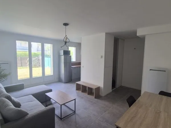 App meublé 45 m²+ jardin 50 m² +parking proche gare de Melun