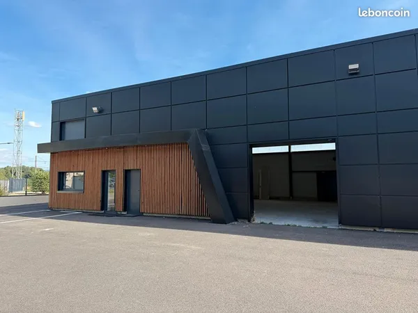 Local 214 m² SOYONS
