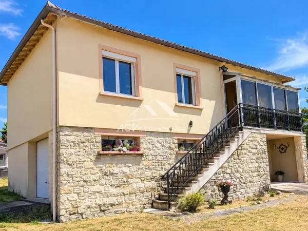 A Saint-Christol-Les-Alès, maison 3 chambres, deux garages sur 1025 m² de terrain