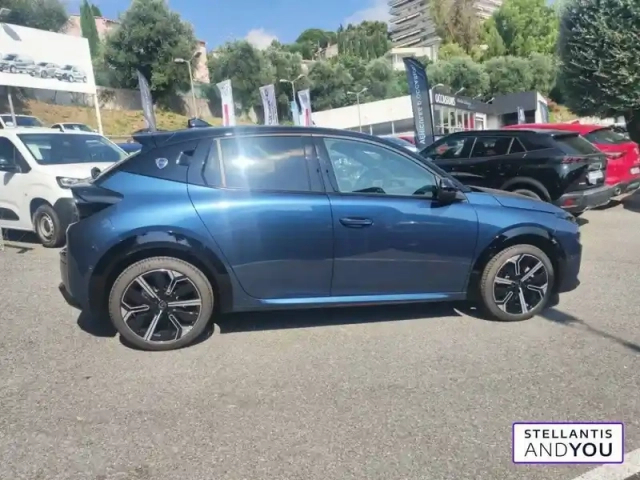 Lancia Ypsilon elettrica 156ch — photo 32