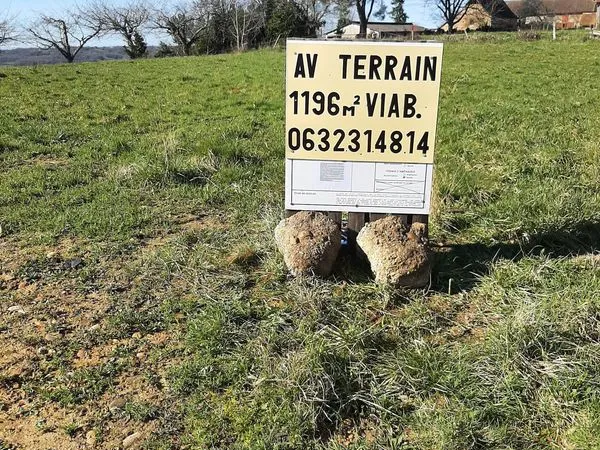 TERRAIN VIABILISE 1196m² - ESCURES