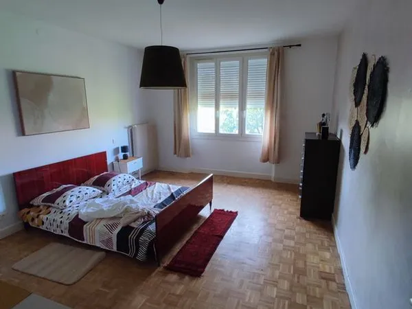 Chambre en colocation meublée dans maison avec jardin - Albi
