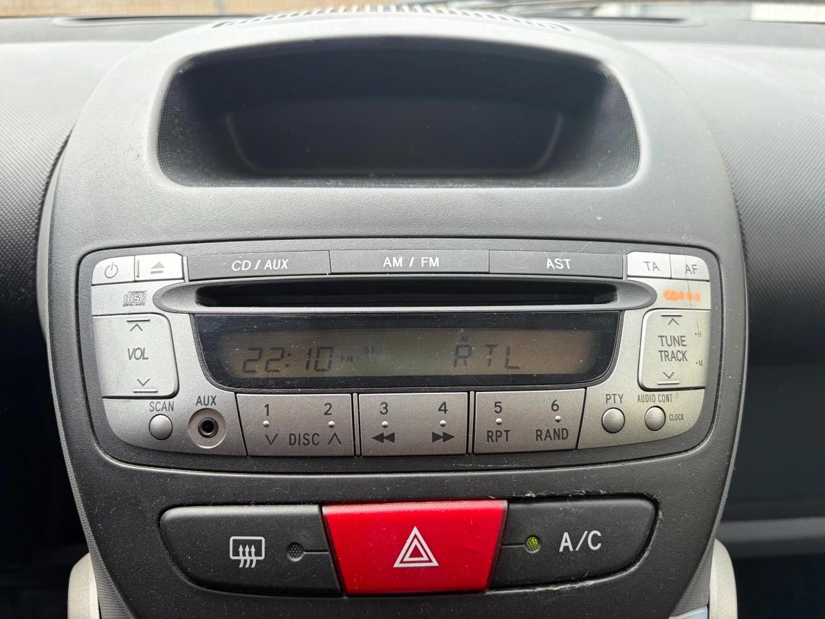 Peugeot 107 1.4 HDI 55 TRENDY occasion - Diesel - 2009 - 21 850 km - 4 490 € - Orgeval (Yvelines) 992786245192 — photo 17