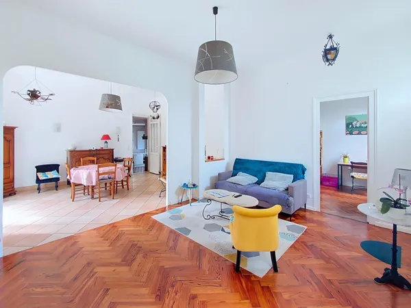 Appartement avec jardin et parkings