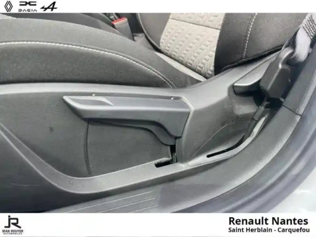 Renault Clio 1.0 tce 90ch evolution — photo 10