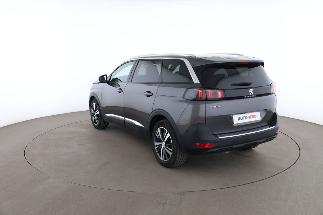 Peugeot 5008 1.2 Hybrid Allure Pack e-DCS6 — photo 3