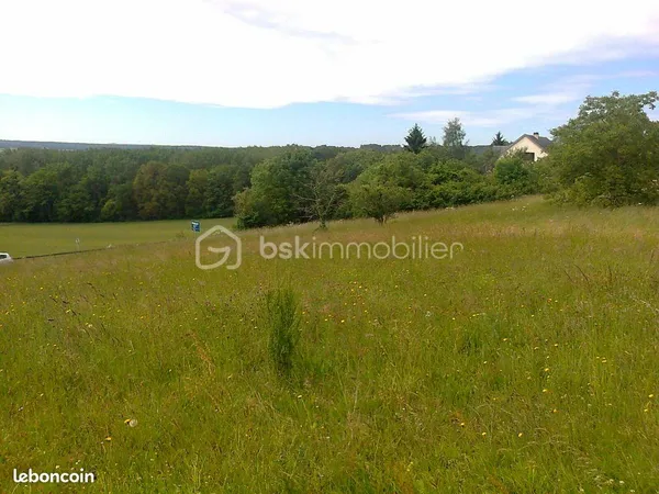 Terrain 1084 m²