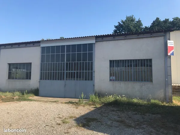 Hangar Entrepôt Local 200m2