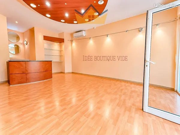 Local commercial 38 m² Le Gosier