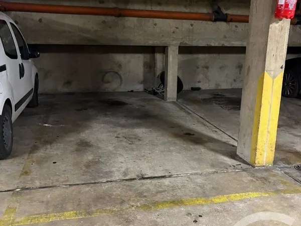 Parking 12 m²
