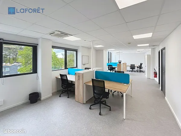 Bureaux 121 m² CAUDAN