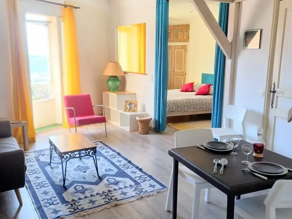 Bel appartement quartier paisible + garage
