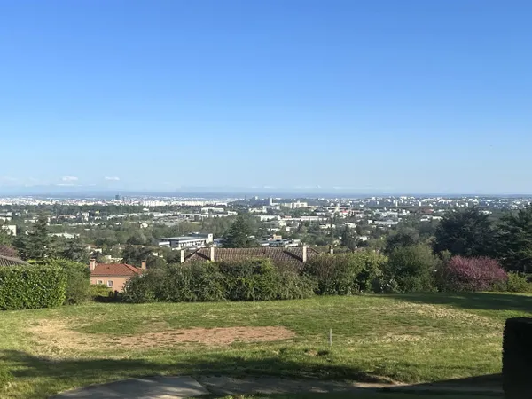 Vends maison à rénover - 365m²