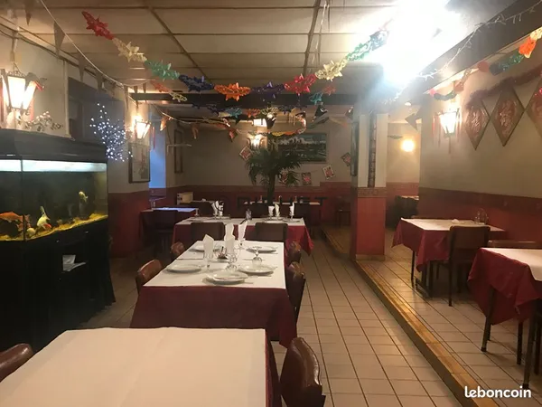 Local commercial 110 m² PAU
