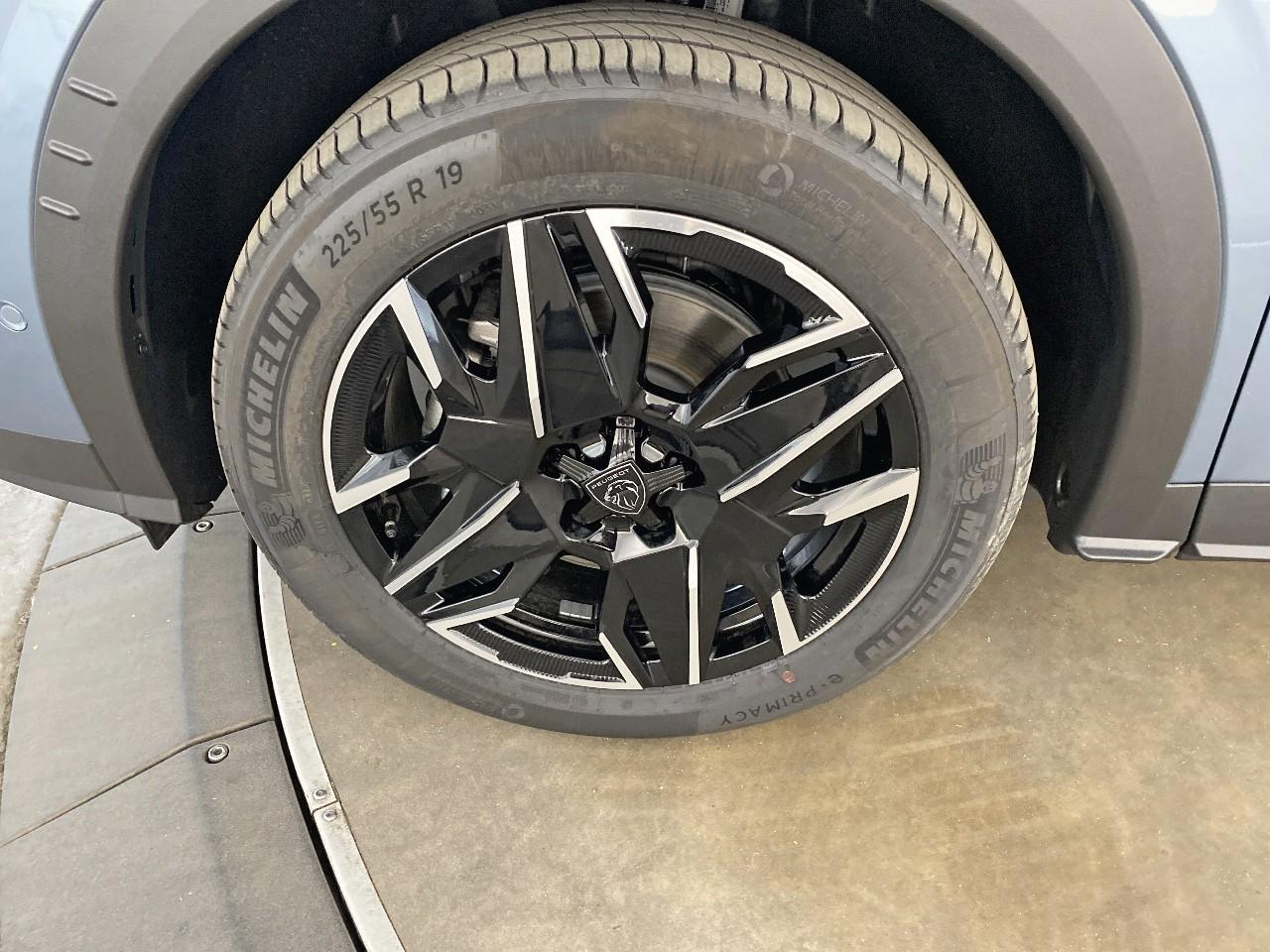 Peugeot 5008 hybrid 145 ch e-dcs6 gt — photo 11