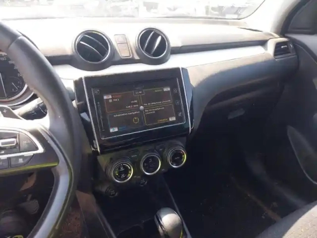 Suzuki Swift 1.0 boosterjet auto — photo 24