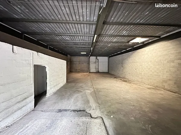 Bureaux, entrepôt 312 m² SAINT JULIEN LES VILLAS