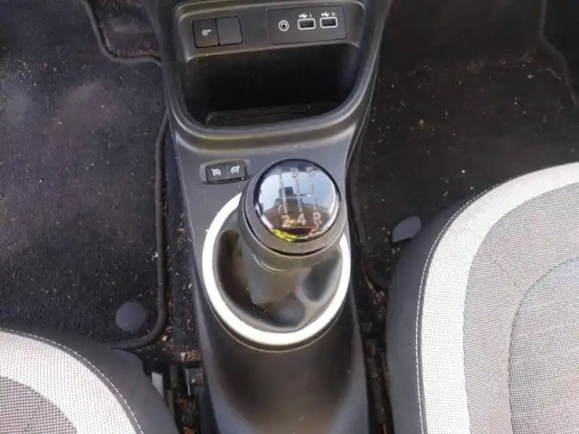 Renault Twingo iii sce 65 — photo 13
