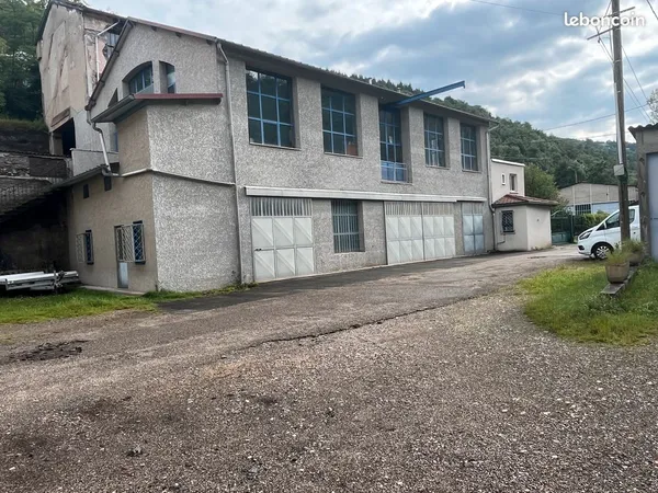 Local commercial, industriel , artisanal 580m2