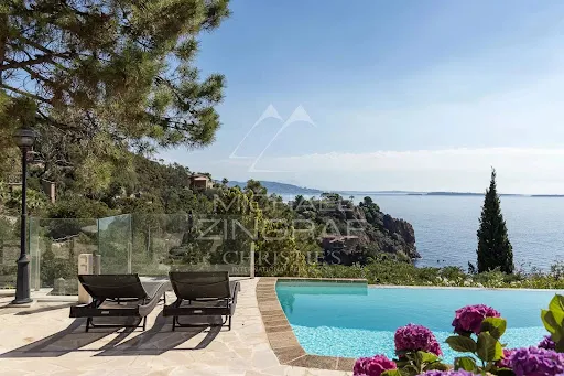 Maison 7 pièces 261 m²