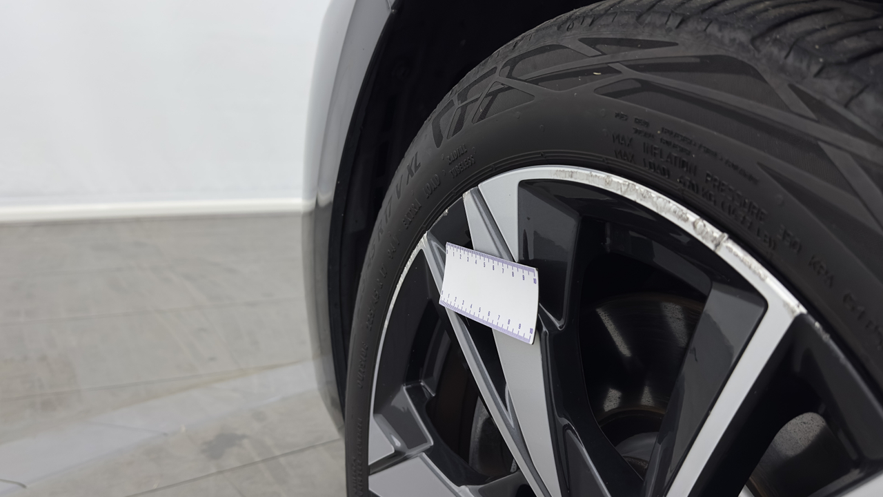 Peugeot 308 SW PHEV 180 e-EAT8 — photo 39