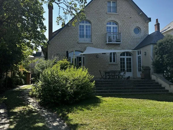 Maison 9 pièces 262 m²