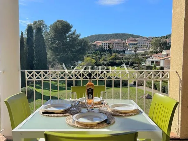 AGAY CAP ESTEREL A VENDRE 2 pièces exposé Sud / Sud-Ouest - Vue dégagée à Cap Esterel Village