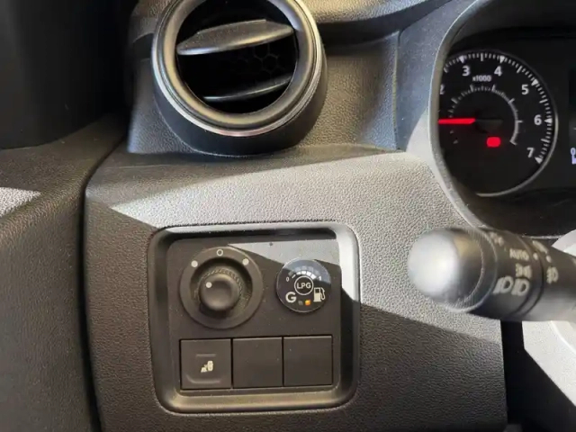 Dacia Duster eco-g 100 4x2 — photo 7