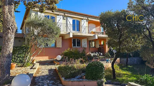 Maison 10 pièces 302 m²