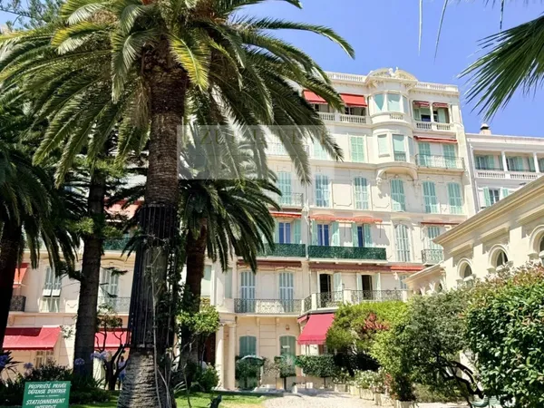 VENTE EXCLUSIVITE 6 PIECES PALACE FRONT DE MER MENTON