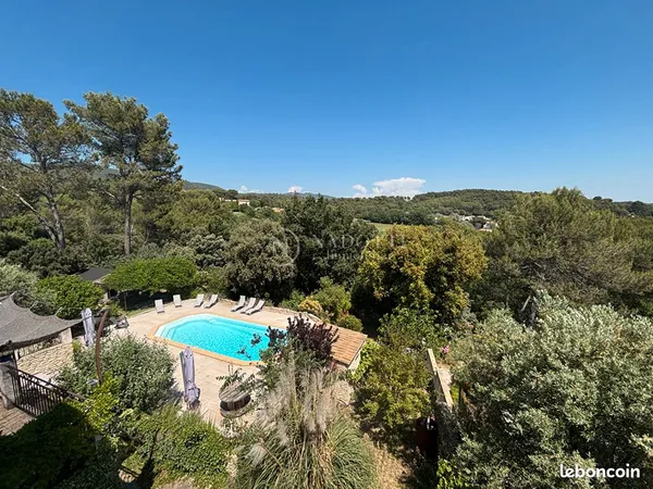 Maison 9 pièces 227 m²