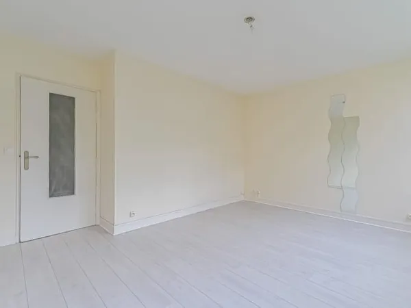 Studio 1 pièce 28 m²